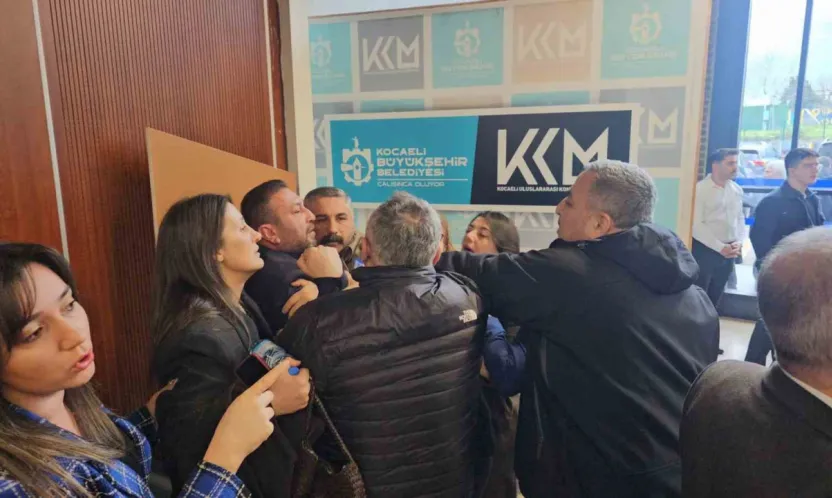 CHP'li meclis üyesinden ağza alınmayacak küfürler