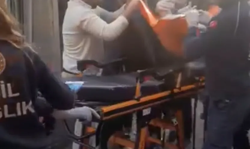 Dükkanının önünde uğradığı silahlı saldırıda yaralandı