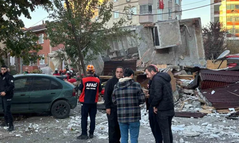 Enkaz altında kaç kişi var?