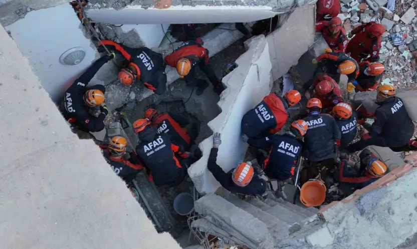 Kurtarma çalışmaları 11. saatinde havadan görüntülendi