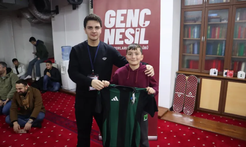 Genç Nesil camide buluştu