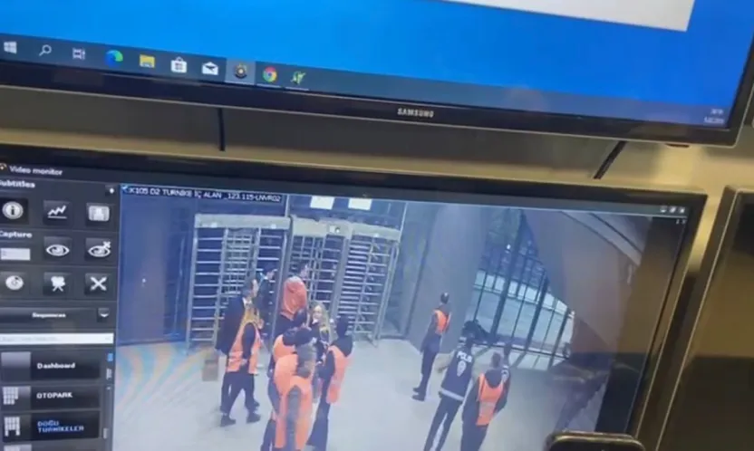 Genç taraftarın tribünden düştüğü anlar kamerada