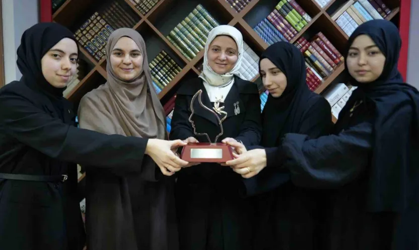 İzmitli kız öğrenciler dünya ikincisi oldu