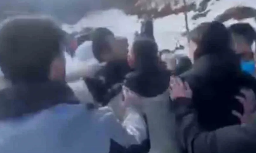 Kartepe'de tartışma kavgaya döndü