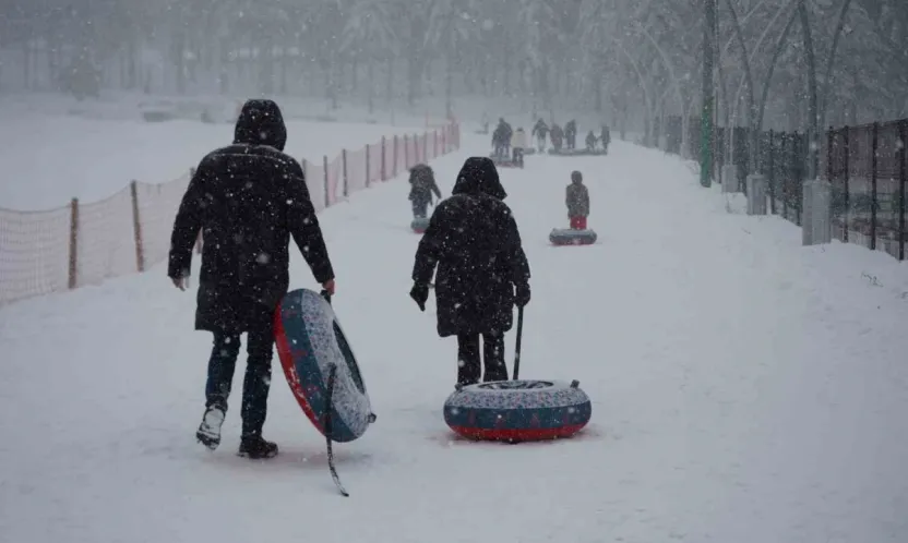 Kış turizminin gözdesi Kartepe'de kar sevinci