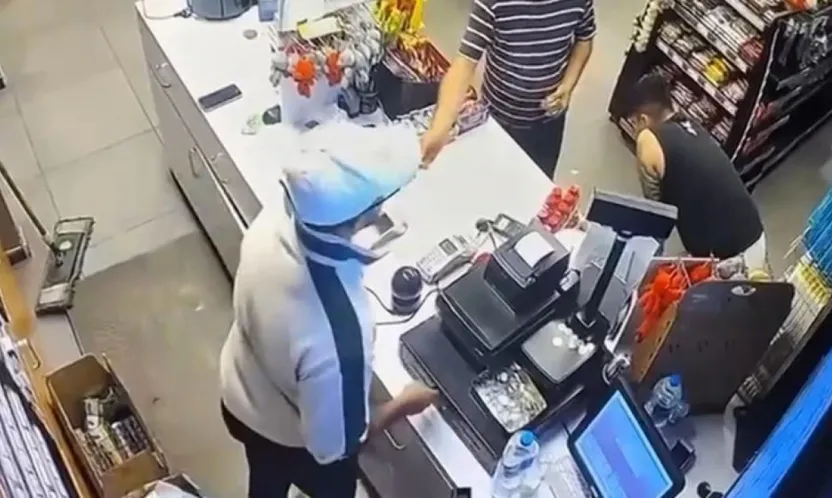 Kocaeli'de kız meselesi cinsiyeti kamerada!