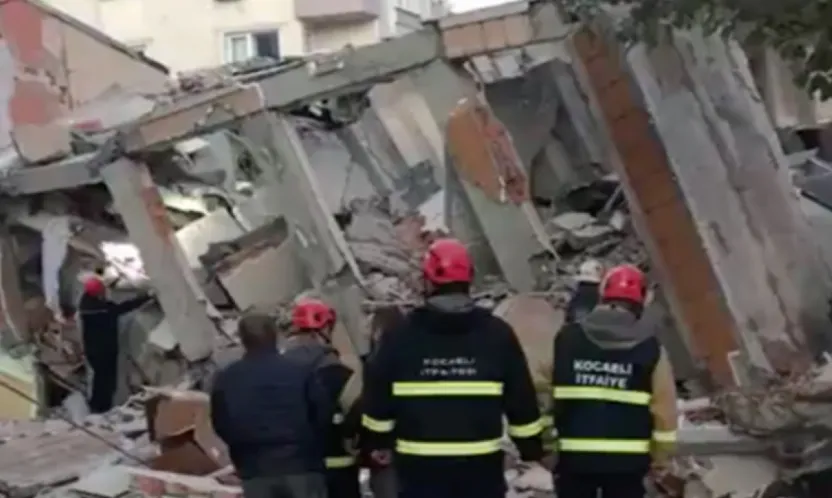 Kocaeli'de çöken binanın enkazından acı haber geldi