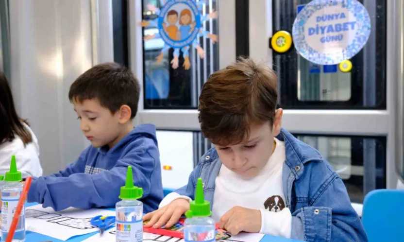 Kocaeli'de diyabetli çocuklar için tramvay süslendi