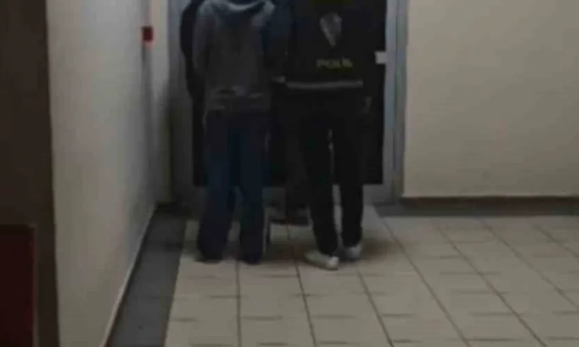 Kocaeli'de duvarlara yasa dışı bahis reklamı yazan 2 şüpheli yakalandı