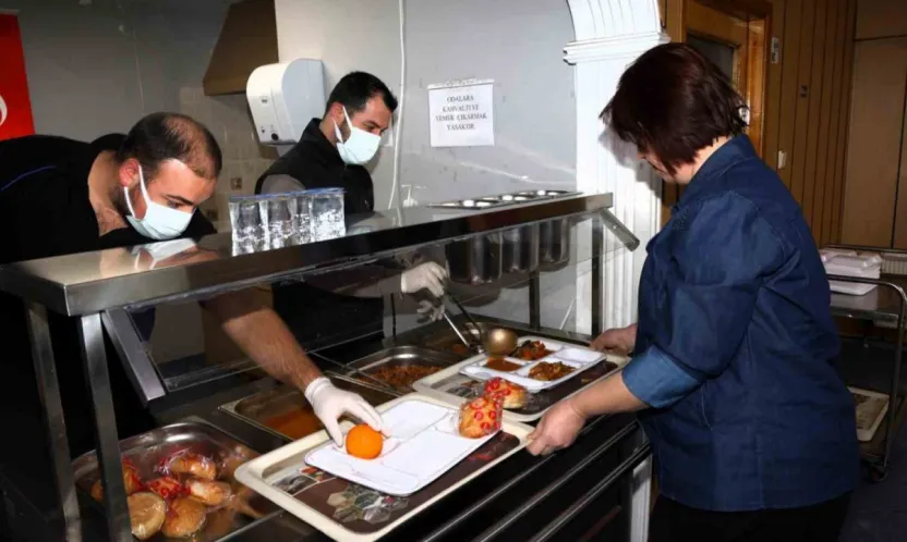 Kocaeli'de tedavi gören misafirlere ücretsiz konaklama ve yemek imkanı