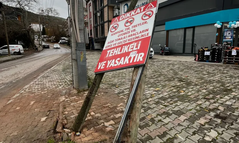 Kocaeli'deki bu Telekom direkleri tehlike saçıyor