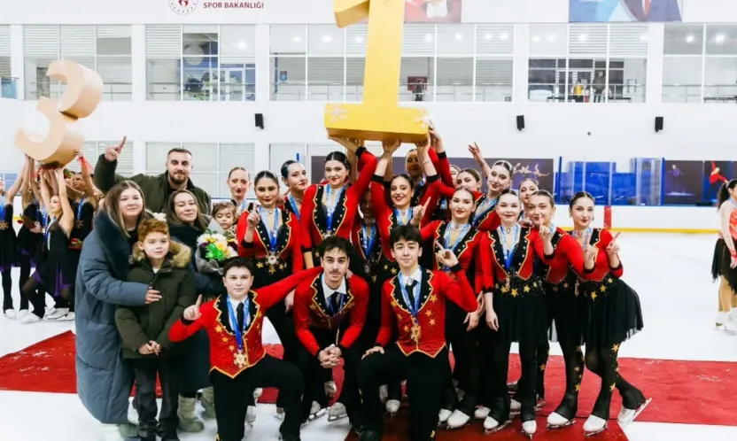 Buz pateninde kürsüyü kaptırmadılar