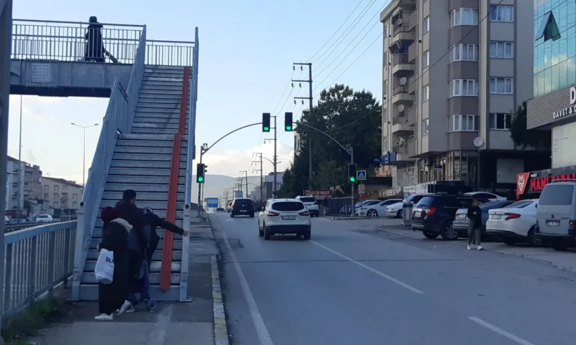 Köprü taşındı geçiş butonu geride kaldı