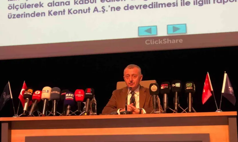 Mecliste gerginlik sürerken CHP'li meclis üyesinin attığı mesaj ortaya çıktı