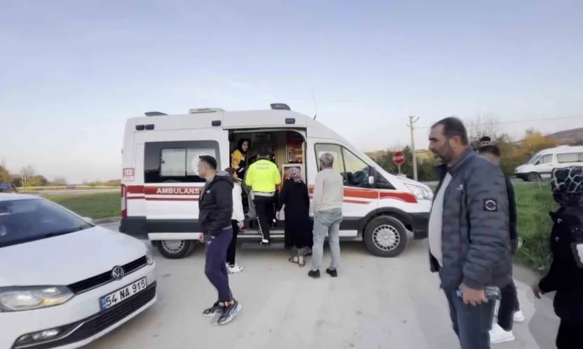 Otomobil ile motosiklet çapıştı: 2 yaralı