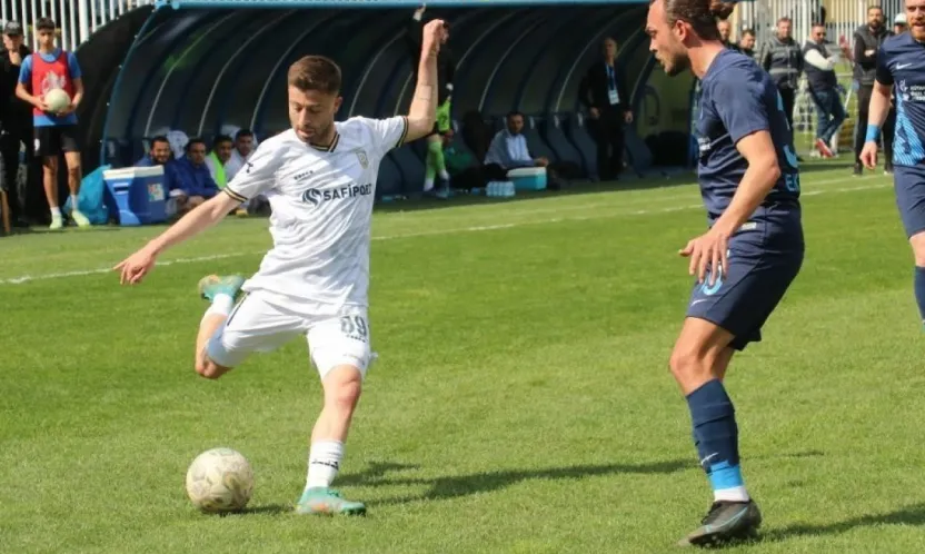 Silahlı saldırıya uğrayan futbolcu hayatını kaybetti