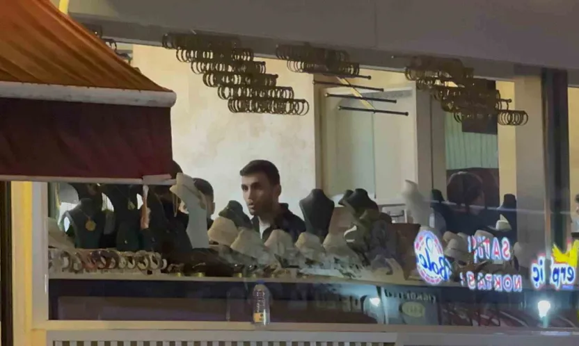 Ziynet eşyalarını dakikalar içinde topladı