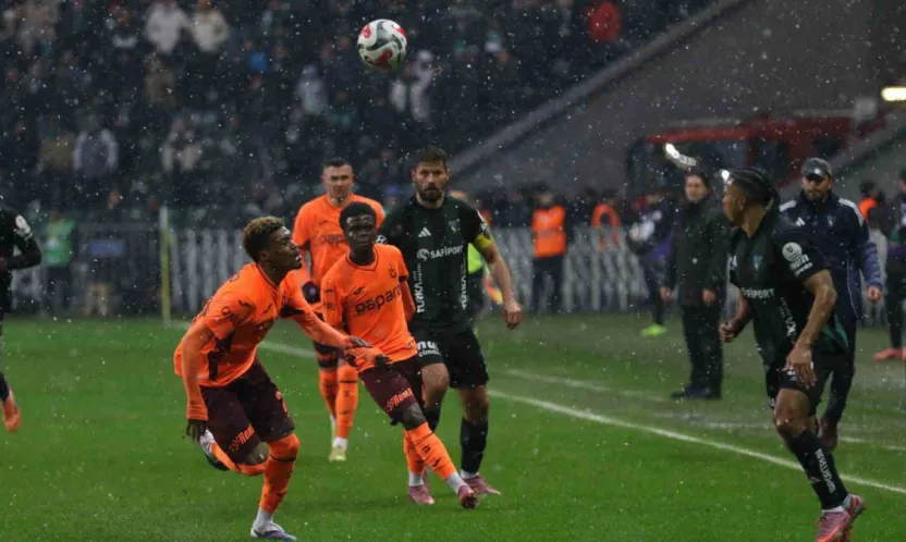 İlk yarıda gollü beraberlik