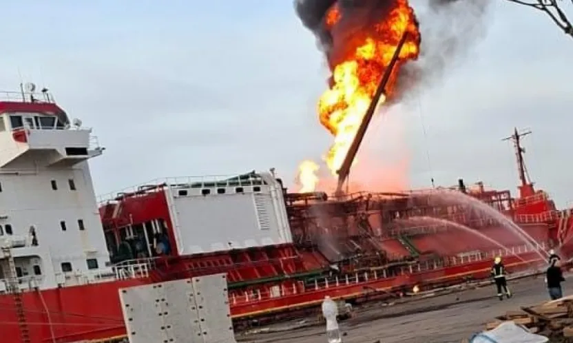 Türk tanker gemisi Ukrayna limanında vuruldu