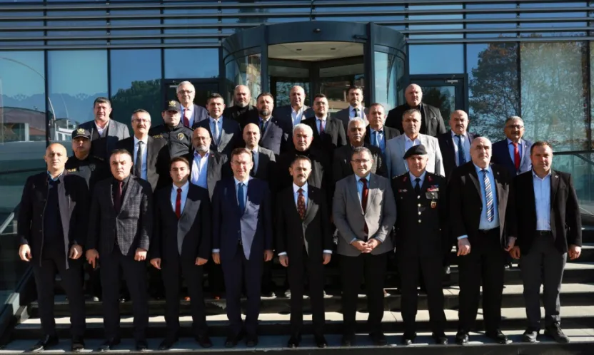 Vali Aktaş Derince'de muhtarlarla buluştu