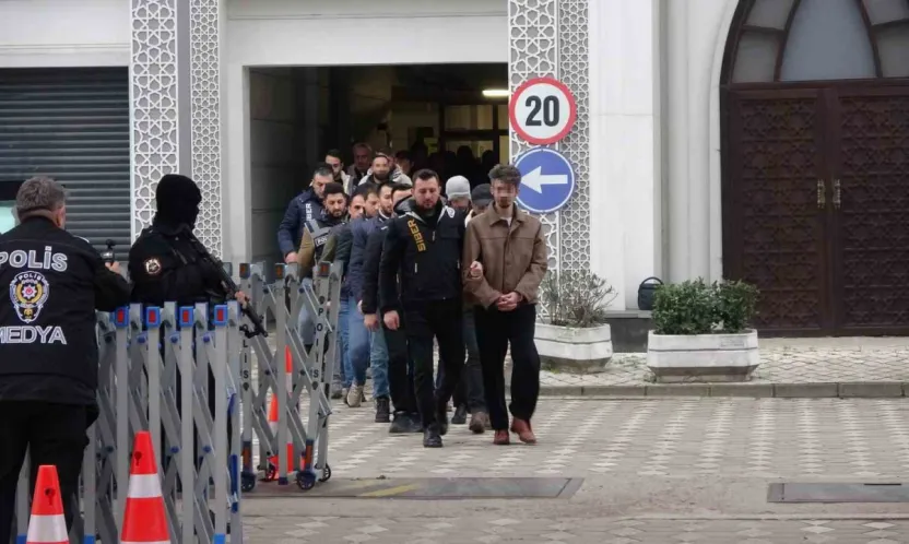 Yapay zekayla kadın olup vurgun yapmışlar