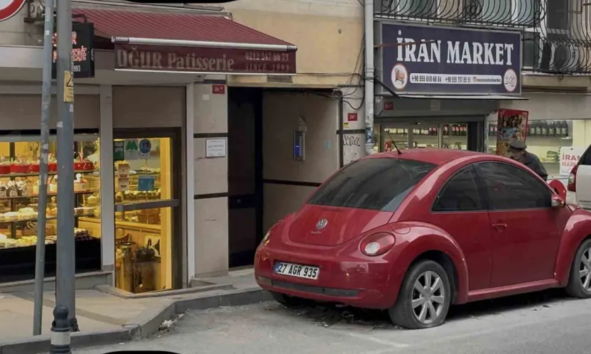 Ünlü yönetmen evinde silahlı saldırıya uğradı