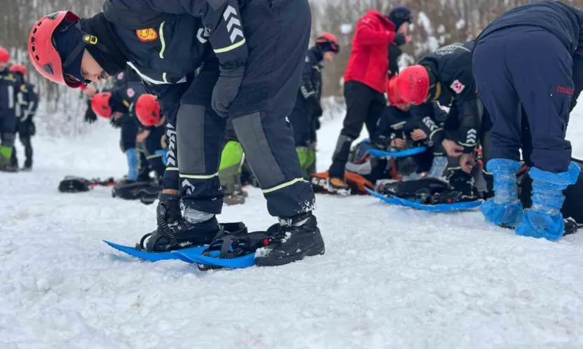 Zorlu kış şartlarında kurtarma tatbikatı